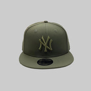 New Era New York Yankees 9FIFTY Snapback — green olive