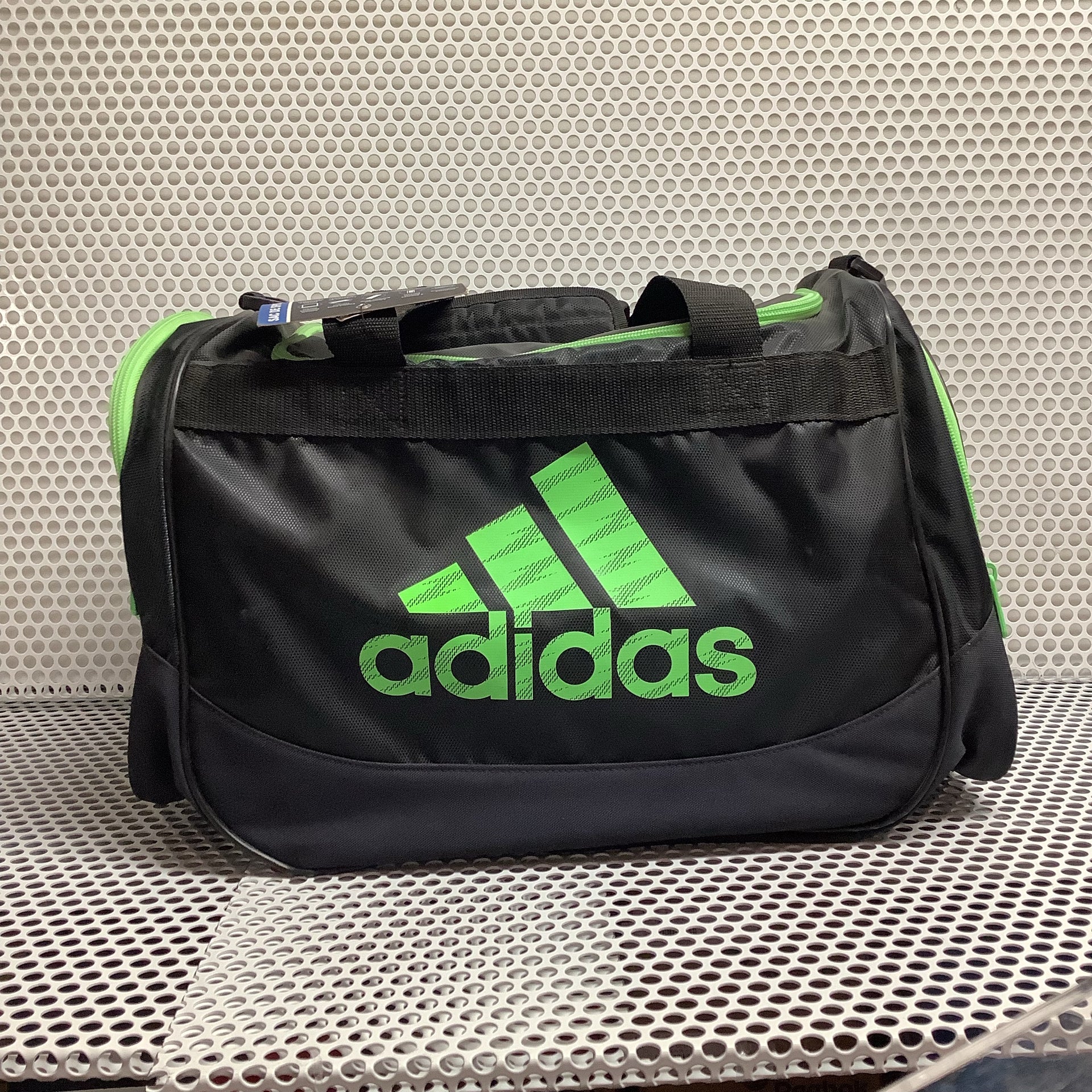 Adidas DEFENDER DUFFEL – Sports Uptown