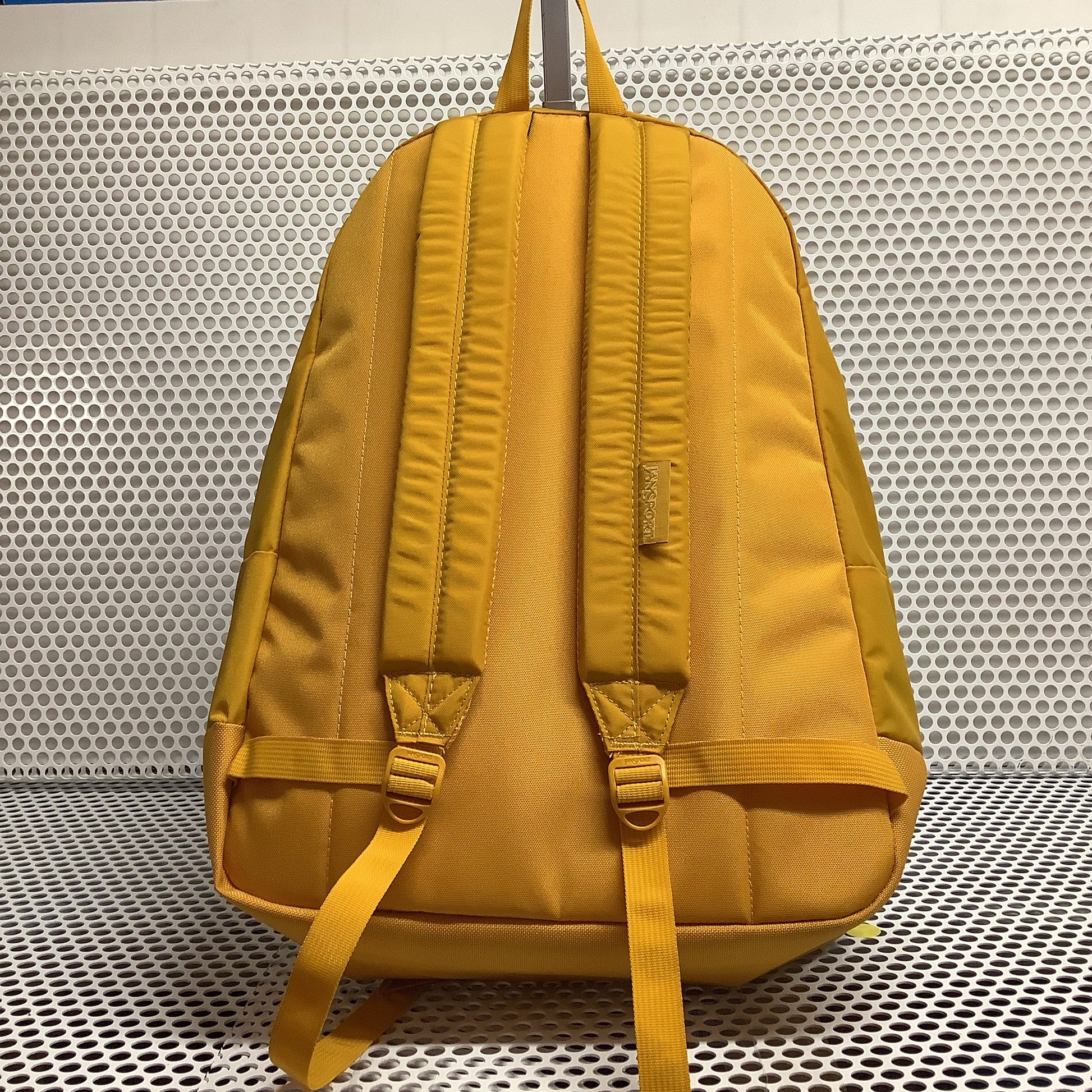 Mustard yellow outlet jansport